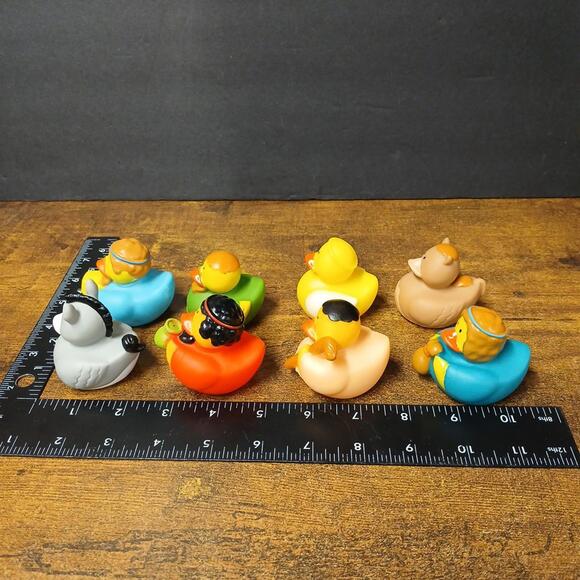 Lot of 8 Oriental Trading Company Mini Rubber Duckies Ducks - Picture 4 of 4